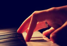 篮球巨星负伤，欧文暂时告别赛场